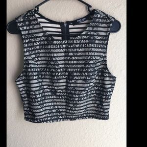 Black/cream crop top blouse